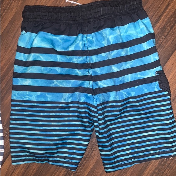 Lot of 2 bathing suit trunks - Picture 7 of 7